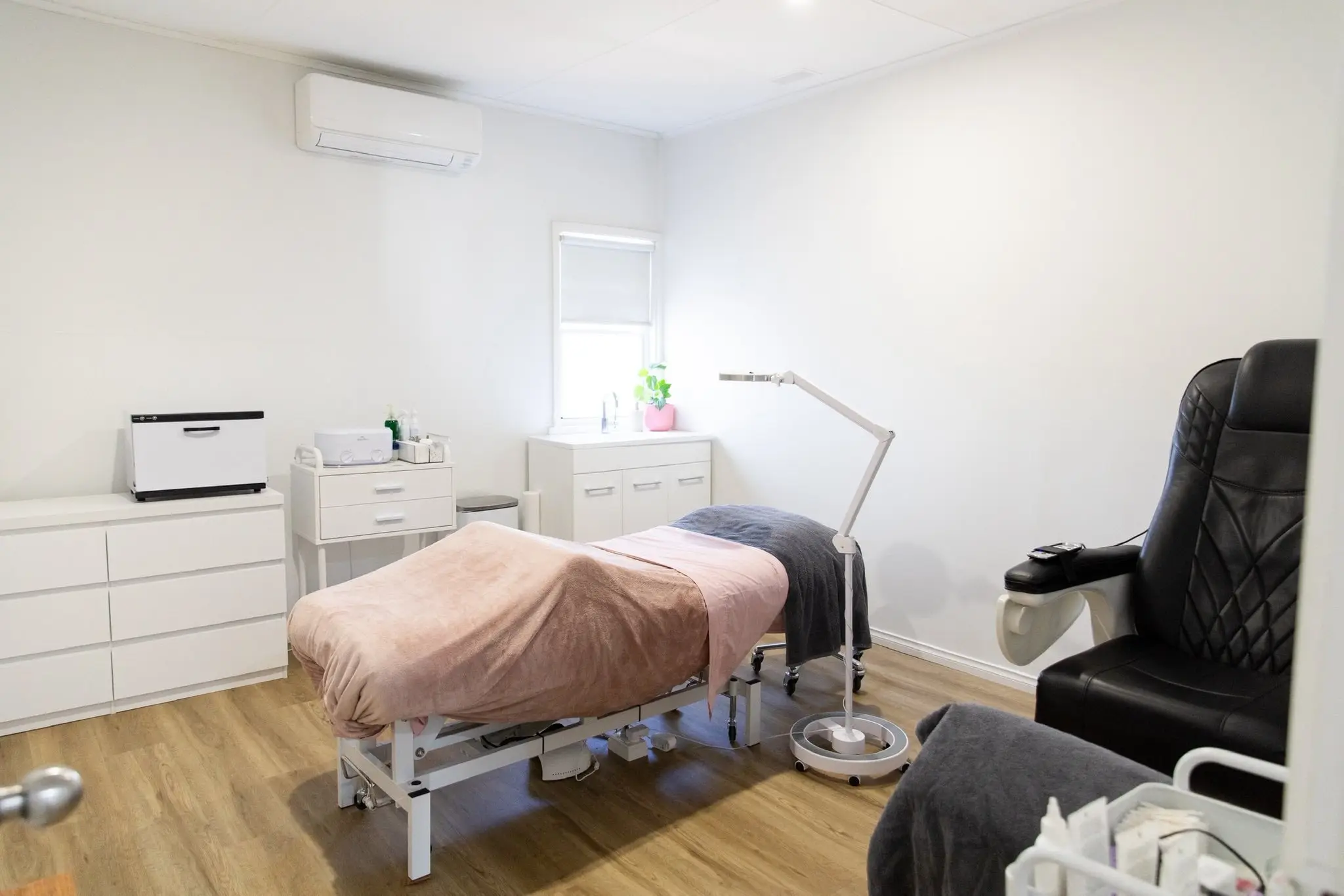 Waxing and tinting treatment room with beauty bed at Ergo and Mane salon Bridgewater near Bendigo