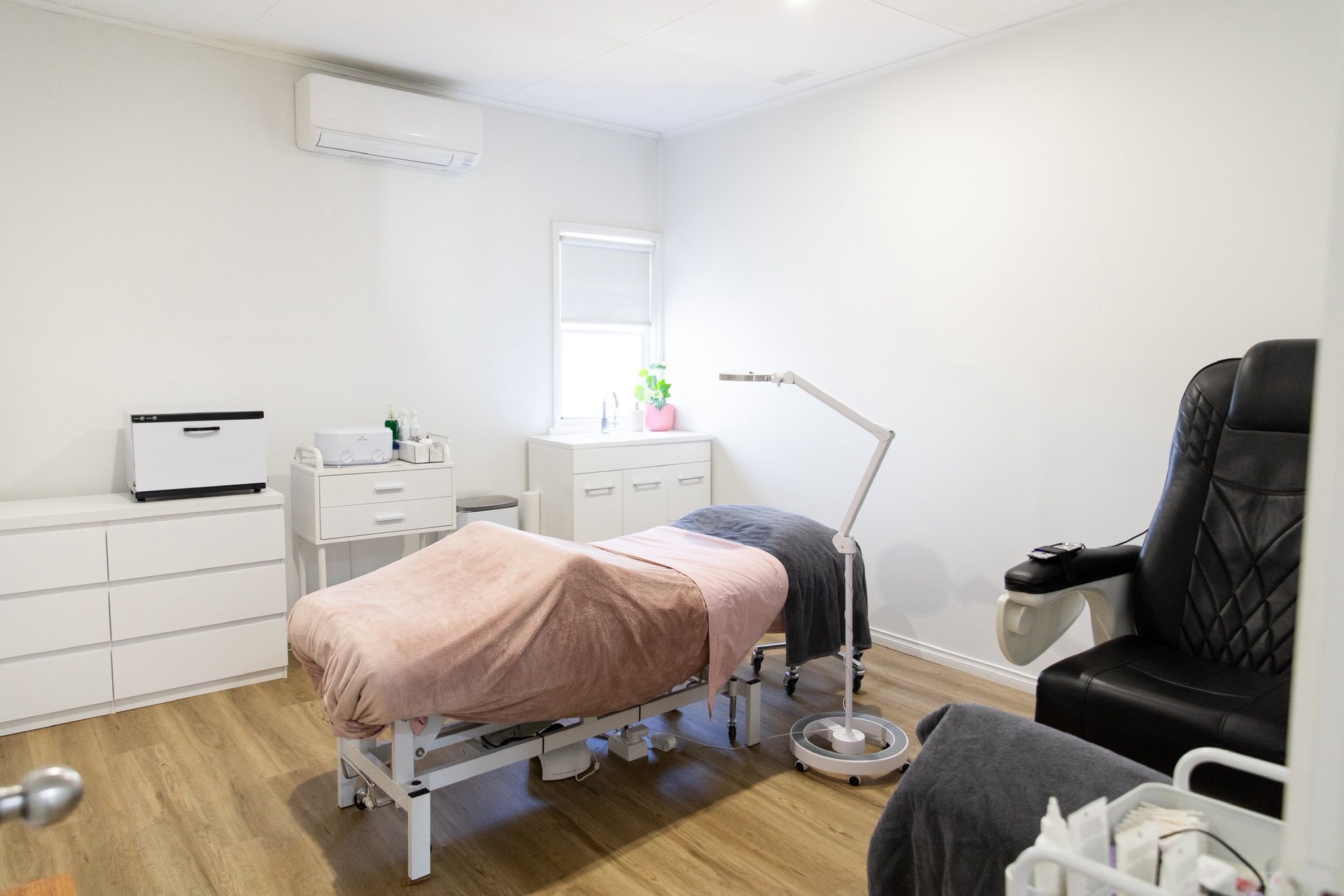 Waxing and tinting treatment room with beauty bed at Ergo and Mane salon Bridgewater near Bendigo